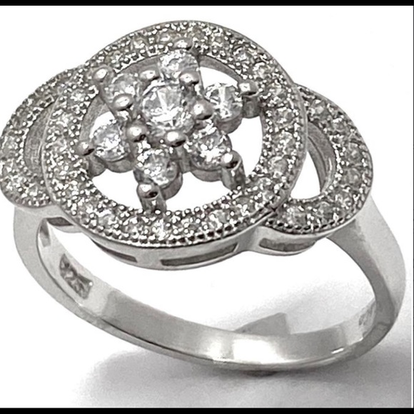 🦋Beautiful 925SS/WGP Sapphire Dinner Ring! - Picture 3 of 16